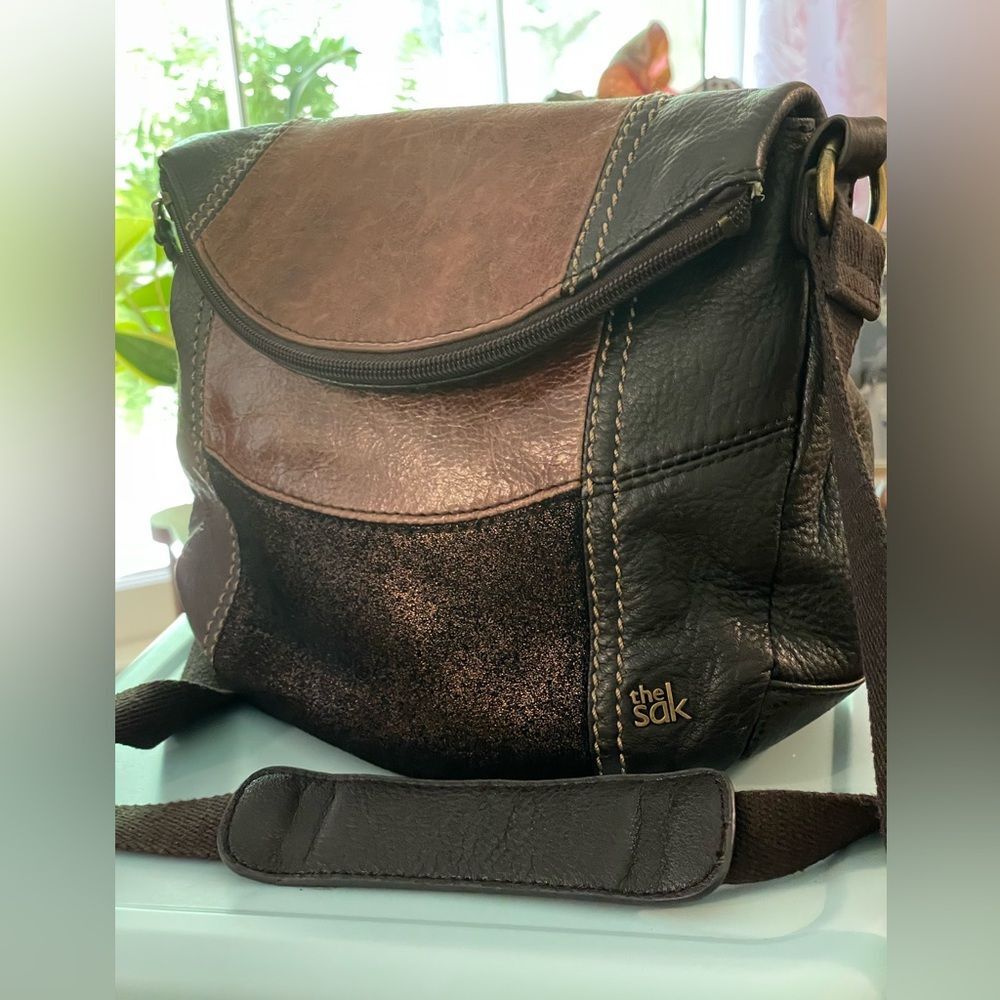 The Sak Deena Brown Shimmer Color Block Leather Crossbody Bag In Teak